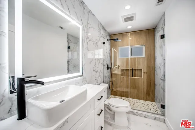 $5,900 | 951 Hilldale Avenue, West Hollywood, CA 90069