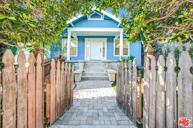 $5,900 | 951 Hilldale Avenue, West Hollywood, CA 90069