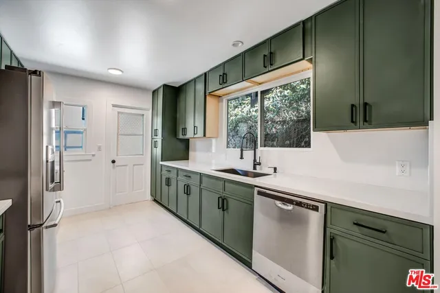 $5,900 | 951 Hilldale Avenue, West Hollywood, CA 90069