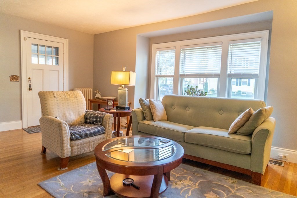 7 Norfolk Road Randolph, MA 02368 - Photo 3 of 27 Gallery Image 3