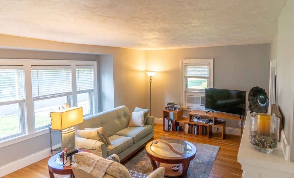 7 Norfolk Road Randolph, MA 02368 - Photo 4 of 27 Gallery Image 4