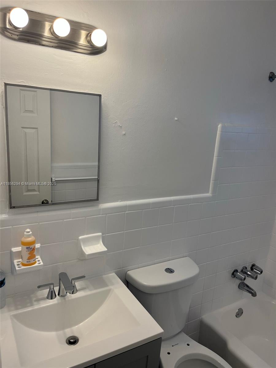 740 Michigan Avenue, Unit 9 Miami Beach, FL 33139 - Photo 11 of 19