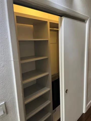 $1,950 | 740 Michigan Avenue, Unit 9, Miami Beach, FL 33139