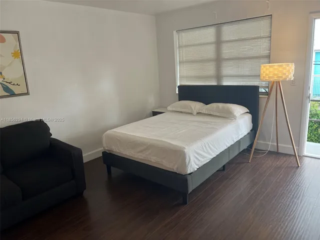 $1,950 | 740 Michigan Avenue, Unit 9, Miami Beach, FL 33139