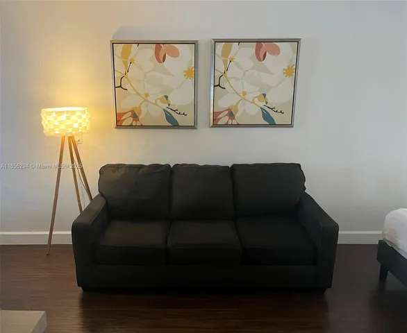 $1,950 | 740 Michigan Avenue, Unit 9, Miami Beach, FL 33139