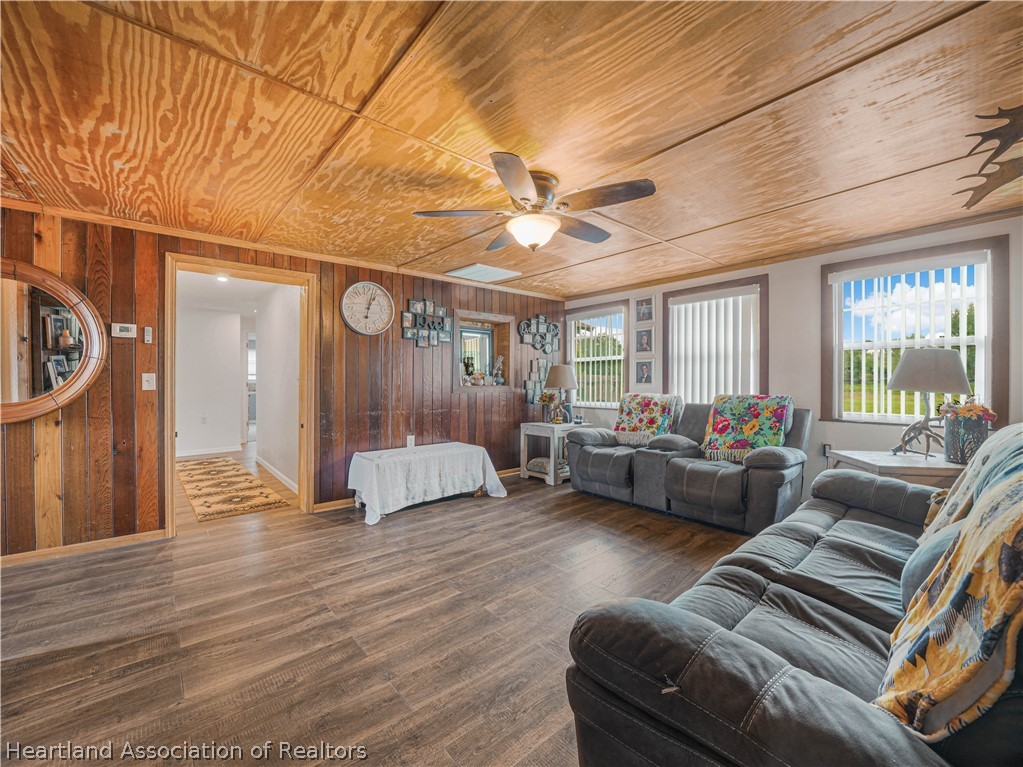 702 Lake Branch Road Bowling Green, FL 33834 - Photo 13 of 33