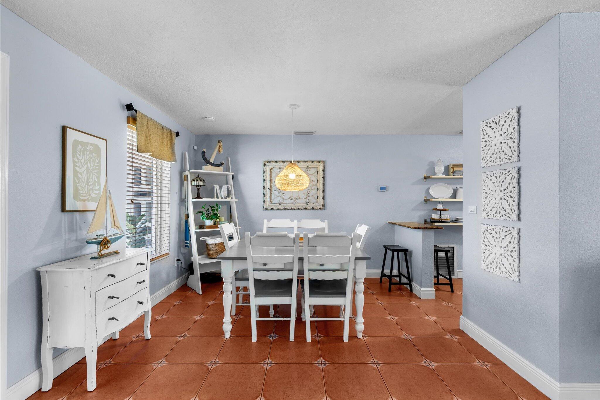 8341 Southwest 14th Street Miami, FL 33144 - Photo 8 of 41 7-35-mkw03381