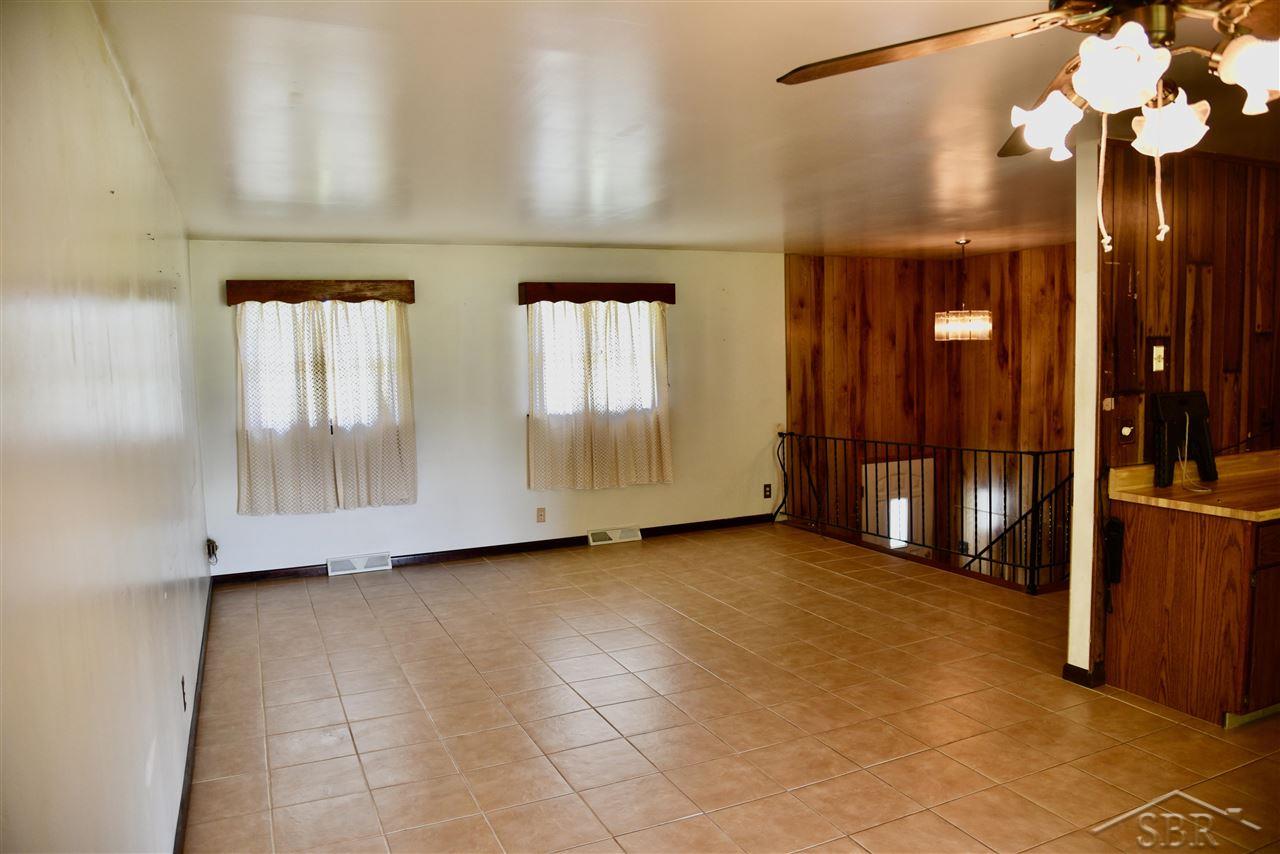 1060 East Moore Road Saginaw, MI 48601 - Photo 4 of 38 50083378-3.JPG