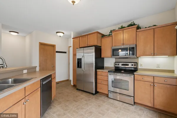 $329,900 | 3876 Raspberry Ridge Road Northwest, Prior Lake, MN 55372