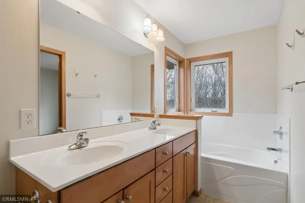 $329,900 | 3876 Raspberry Ridge Road Northwest, Prior Lake, MN 55372