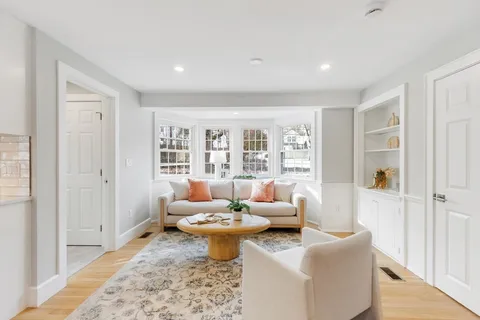 $1,899,000 | 1 Town Way, Winchester, MA 01890