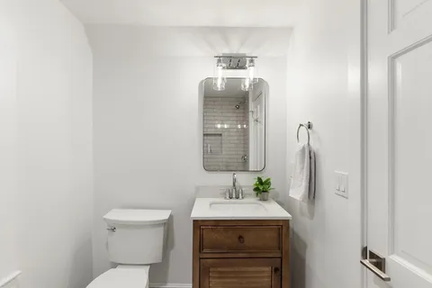 $1,899,000 | 1 Town Way, Winchester, MA 01890