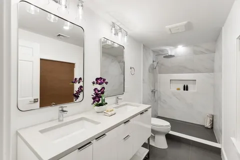 $1,899,000 | 1 Town Way, Winchester, MA 01890