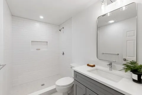 $1,899,000 | 1 Town Way, Winchester, MA 01890