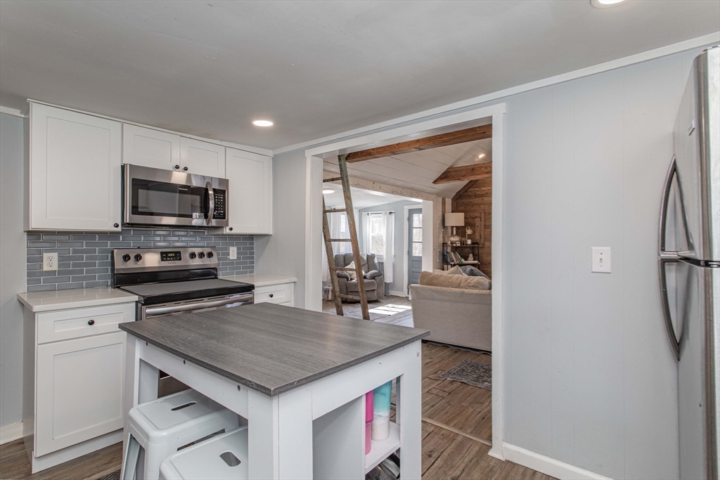 21 Bisbee Street Wareham, MA 02576 - Photo 9 of 38