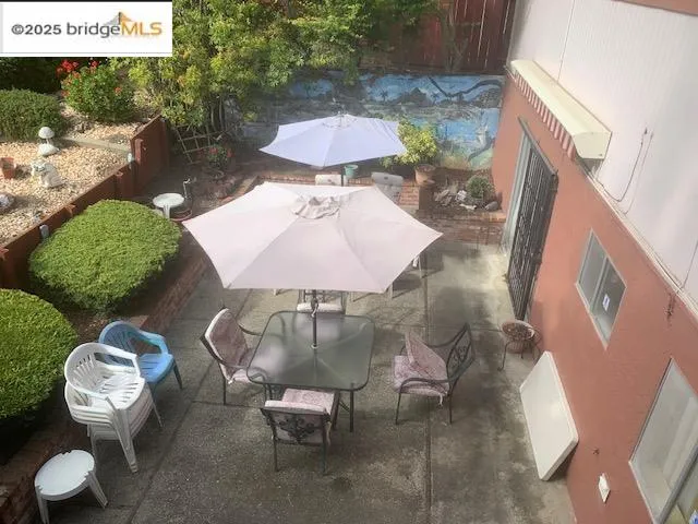 $965,000 | 25 Woodcliff Court, Oakland, CA 94605