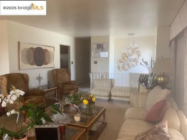 $965,000 | 25 Woodcliff Court, Oakland, CA 94605