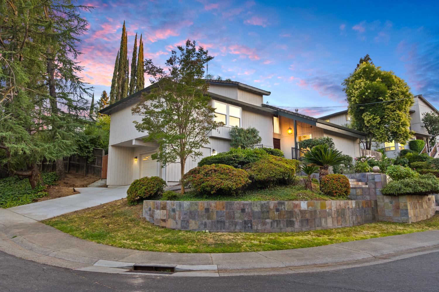 8574 Willings Way Fair Oaks, CA 95628 - Photo 1 of 94