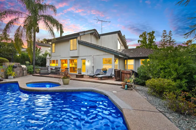 $919,900 | 8574 Willings Way, Fair Oaks, CA 95628