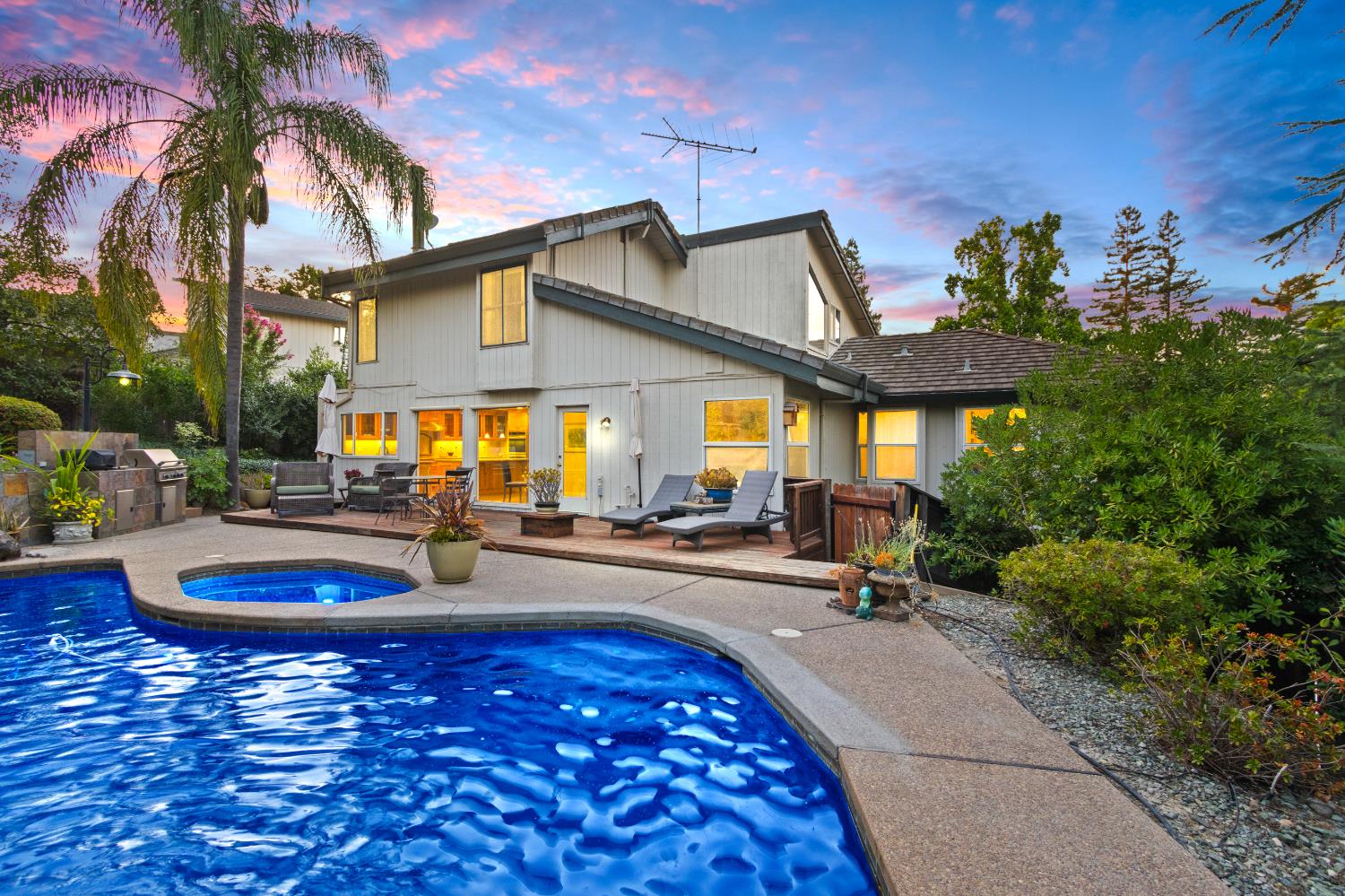 8574 Willings Way Fair Oaks, CA 95628 - Photo 2 of 94