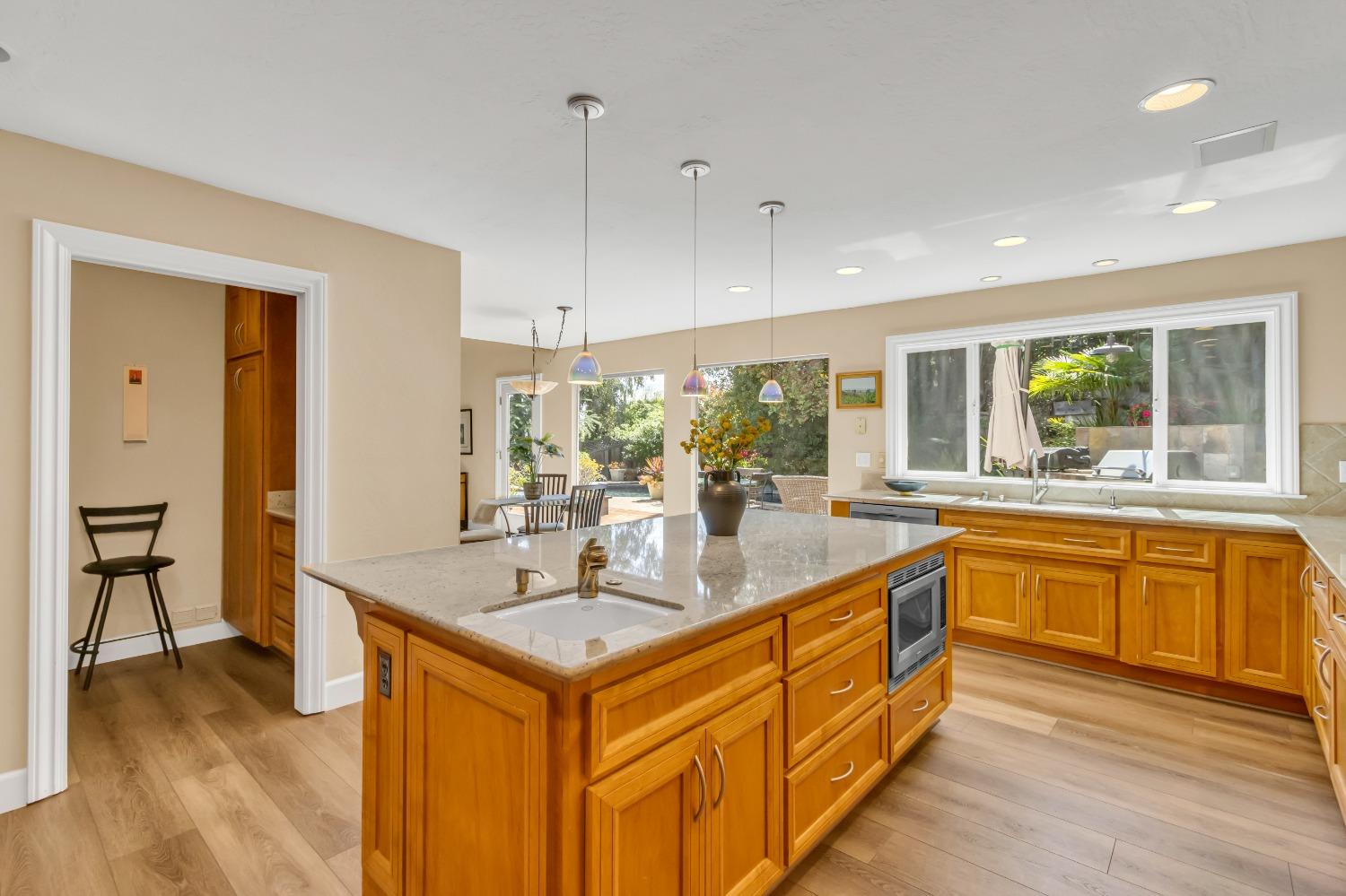 8574 Willings Way Fair Oaks, CA 95628 - Photo 25 of 94