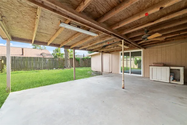 $2,000 | 17003 Summer Dew Lane, Houston, TX 77095