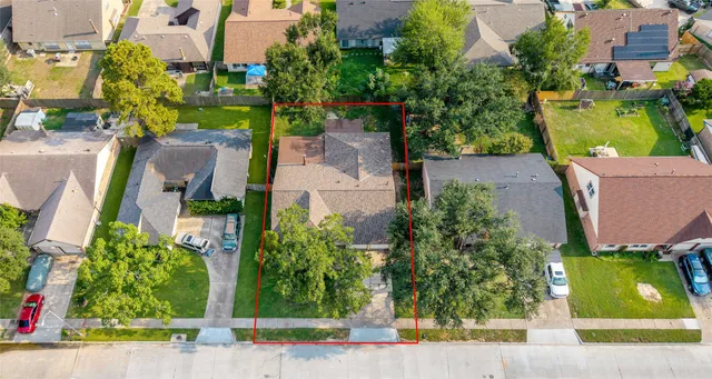 $2,000 | 17003 Summer Dew Lane, Houston, TX 77095