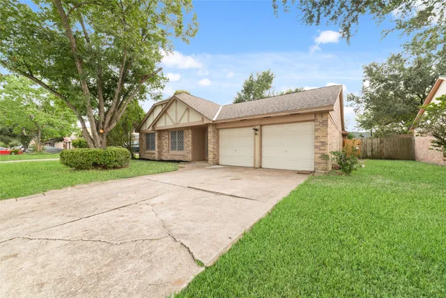 $2,000 | 17003 Summer Dew Lane, Houston, TX 77095