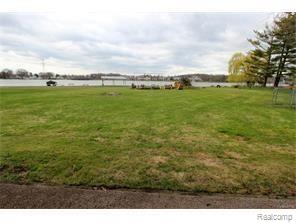 1540 Nightingale Road Wixom, MI 48393 - Photo 2 of 10