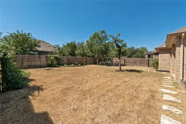 $3,350 | 410 Catalina Lane, Austin, TX 78737