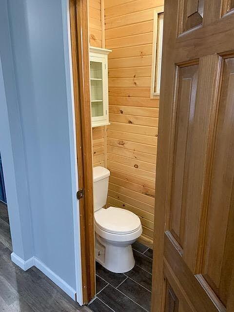 2444 Lockbourne Road Columbus, OH 43207 - Photo 8 of 13 Half bath