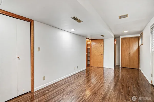 $5,750 | 7028 39th Avenue Northeast, Seattle, WA 98115