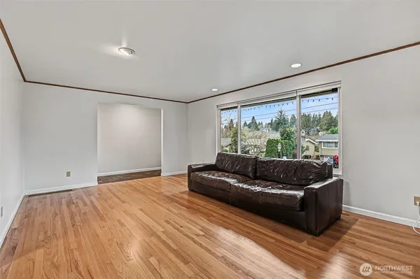 $5,750 | 7028 39th Avenue Northeast, Seattle, WA 98115