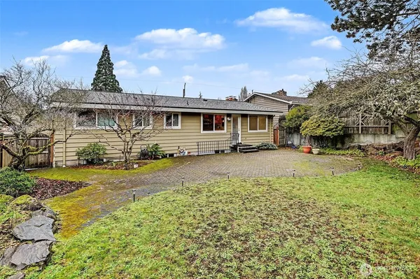 $5,750 | 7028 39th Avenue Northeast, Seattle, WA 98115