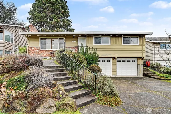 $5,750 | 7028 39th Avenue Northeast, Seattle, WA 98115