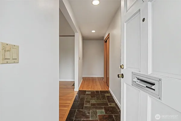 $5,750 | 7028 39th Avenue Northeast, Seattle, WA 98115