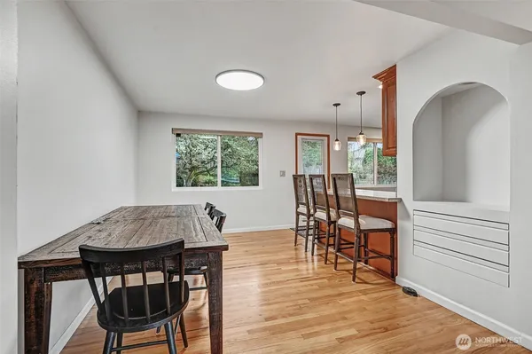 $5,750 | 7028 39th Avenue Northeast, Seattle, WA 98115