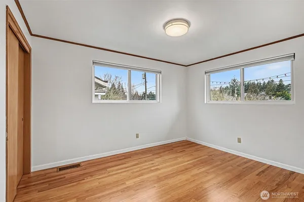 $5,750 | 7028 39th Avenue Northeast, Seattle, WA 98115