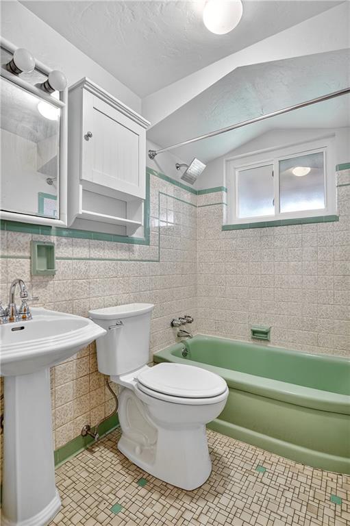 3528 Oakleaf Road Pittsburgh, PA 15227 - Photo 34 of 41 Gallery Image 34