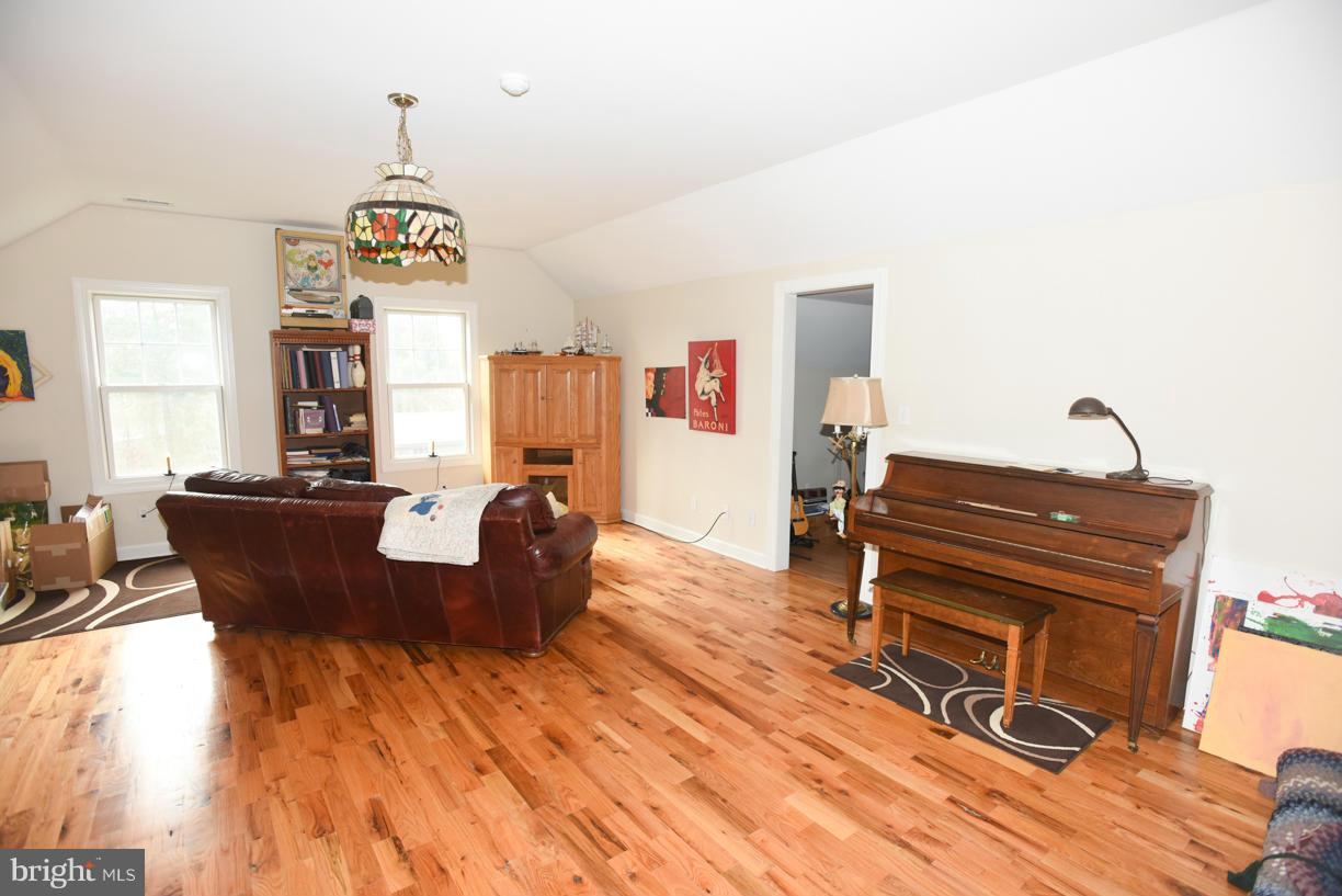 7327 Dam 4 Road Sharpsburg, MD 21782 - Photo 22 of 30 Bedroom