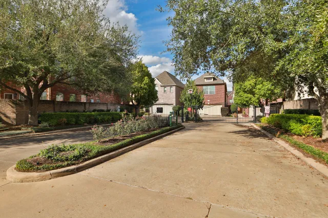 $499,900 | 3130 Heritage Creek Terrace, Houston, TX 77008