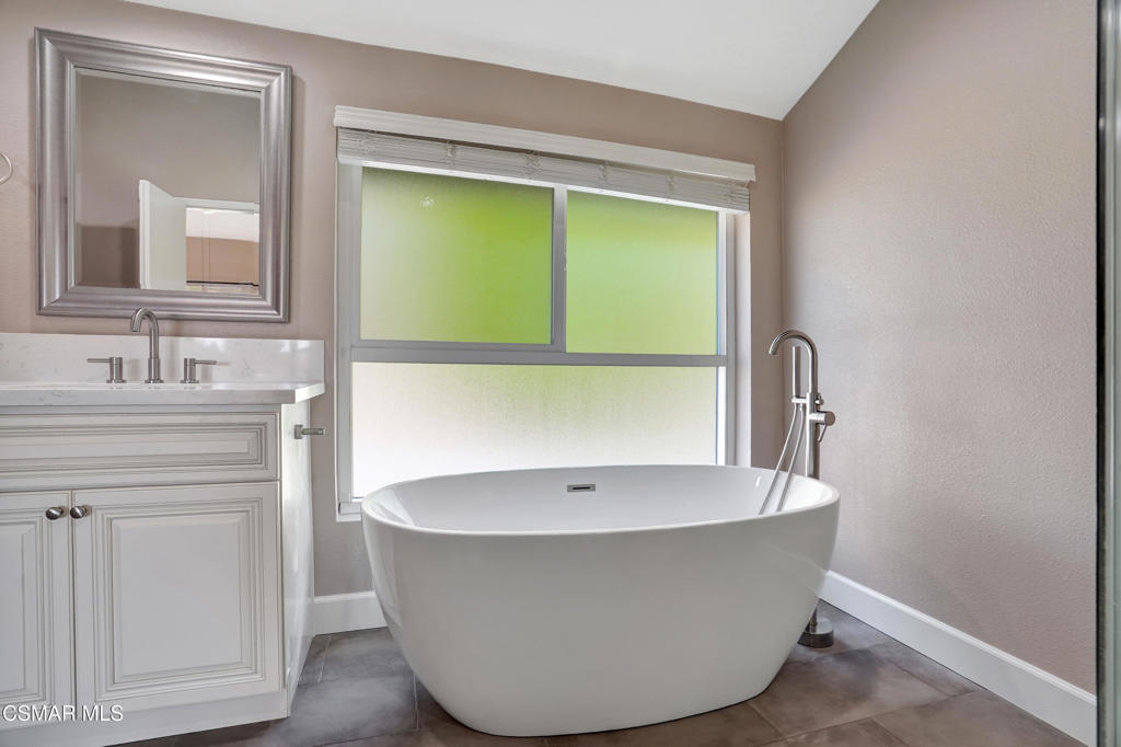 18935 Granada Circle Porter Ranch, CA 91326 - Photo 25 of 46
