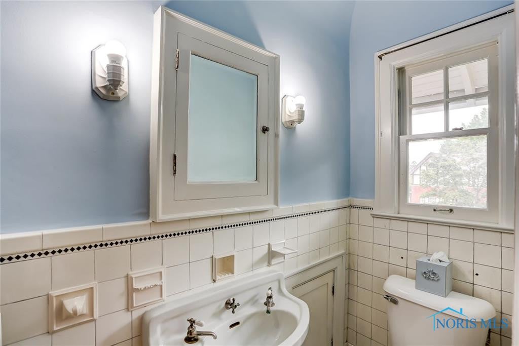 2102 Shenandoah Road Toledo, OH 43607 - Photo 26 of 36 Gallery Image 26