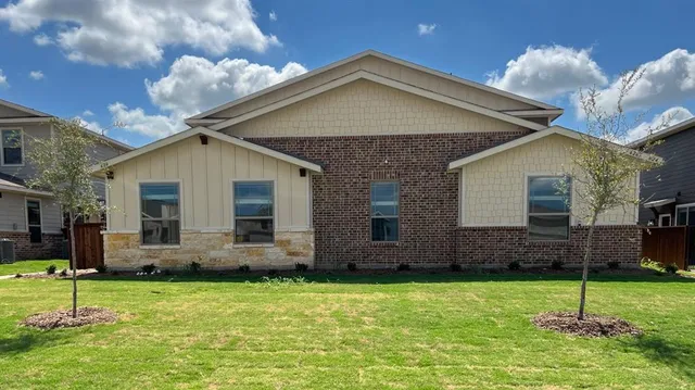 $1,495 | 646 Fallow Drive, Venus, TX 76084