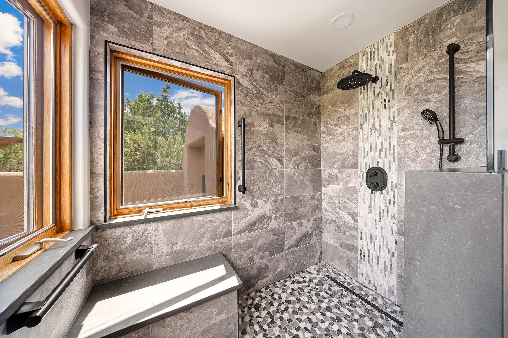 8 South Arroyo Ridge Road Santa Fe, NM 87508 - Photo 34 of 55 Primary bathroom