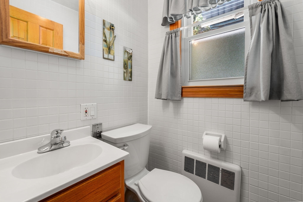 105 Pine Ridge Road Medford, MA 02155 - Photo 10 of 23