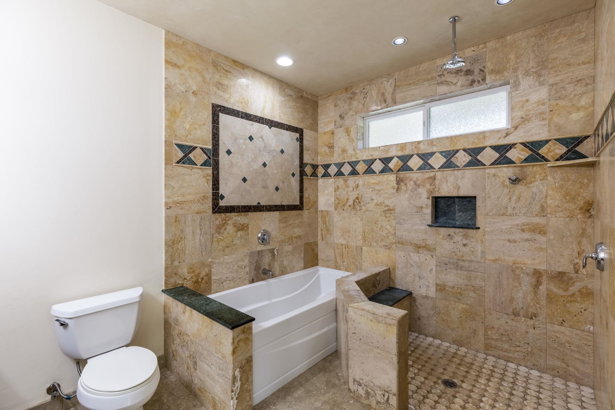 44 Pokoa Place Haiku, HI 96708 - Photo 9 of 29 a bathroom with a toilet sink and shower