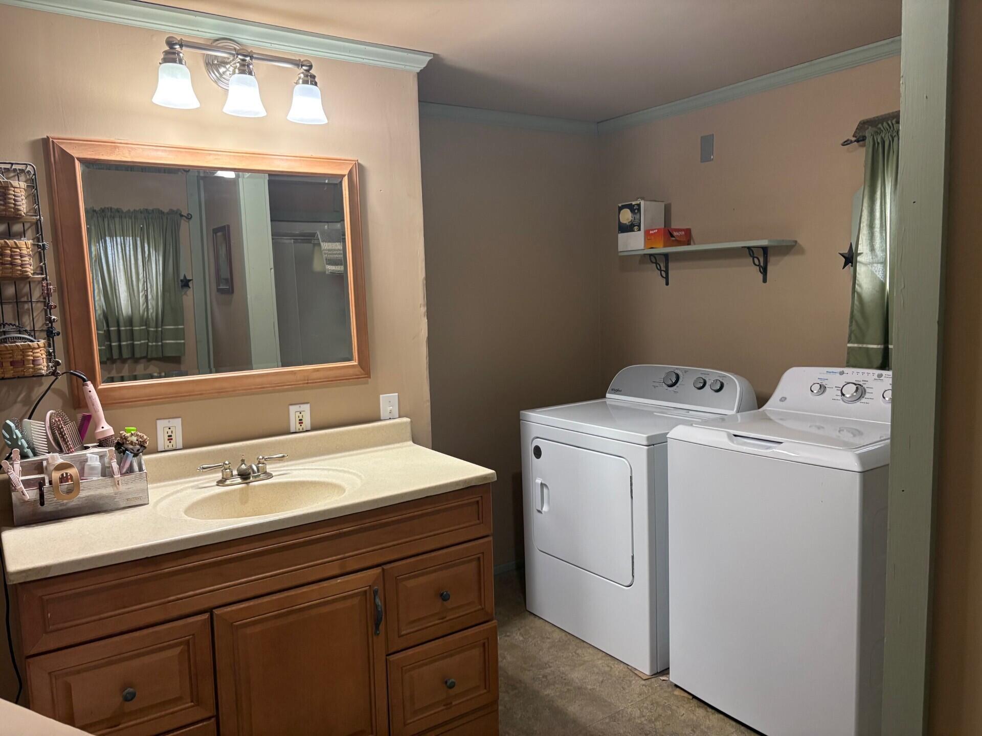 753 Ridge Road Windsor, ME 04363 - Photo 20 of 49 Full bath with laundry