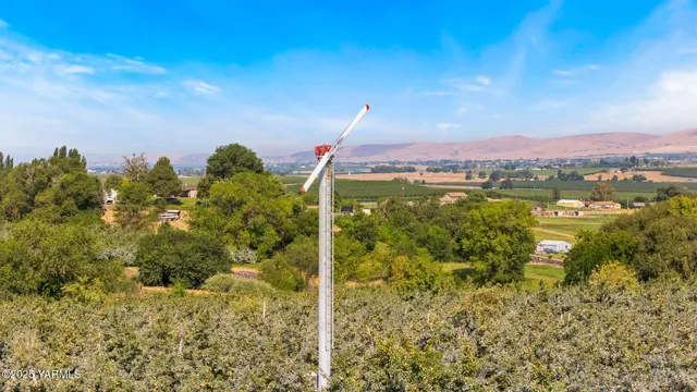 $850,000 | Nka Desmarais Road, Moxee, WA 98936