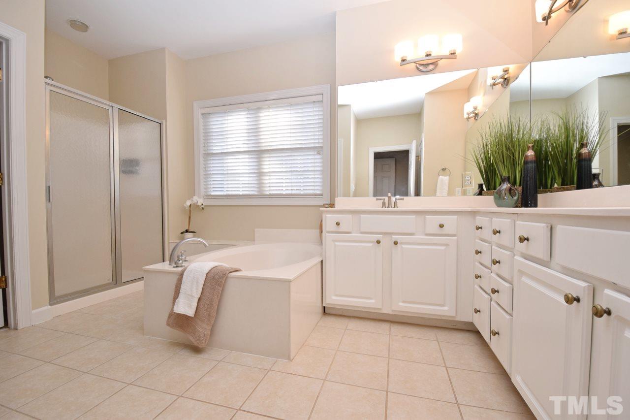 12421 Mayhurst Place Raleigh, NC 27614 - Photo 14 of 25 Gallery Image 14